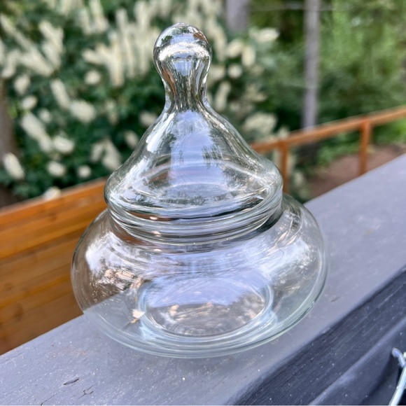 Vintage short bubble glass apothecary jar with lid - Picture 2 of 5